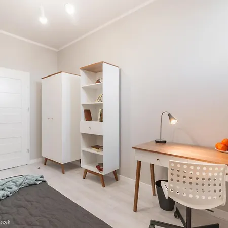 Room, Aleja Niepodleglosci 148, Center, Sgh, Pole Mokotowskie * وارسو